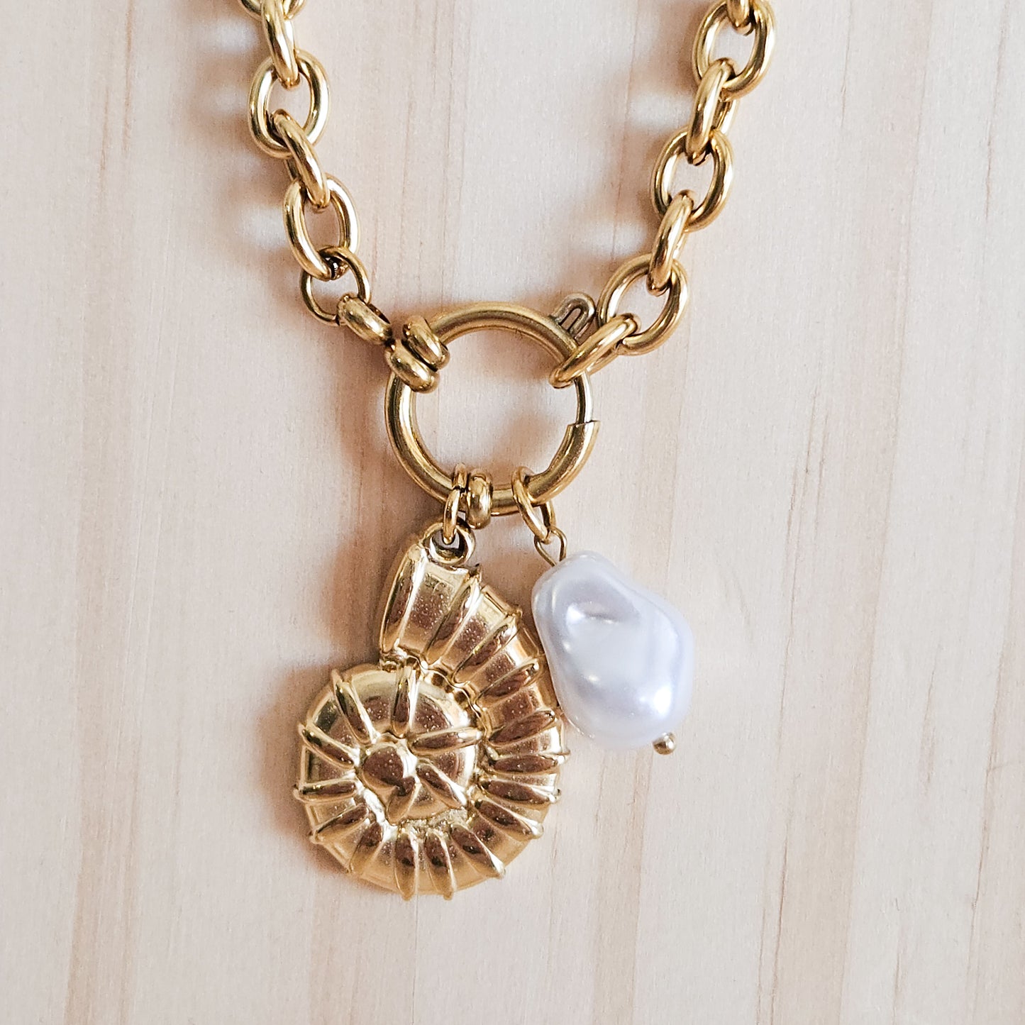 Collier Corralia