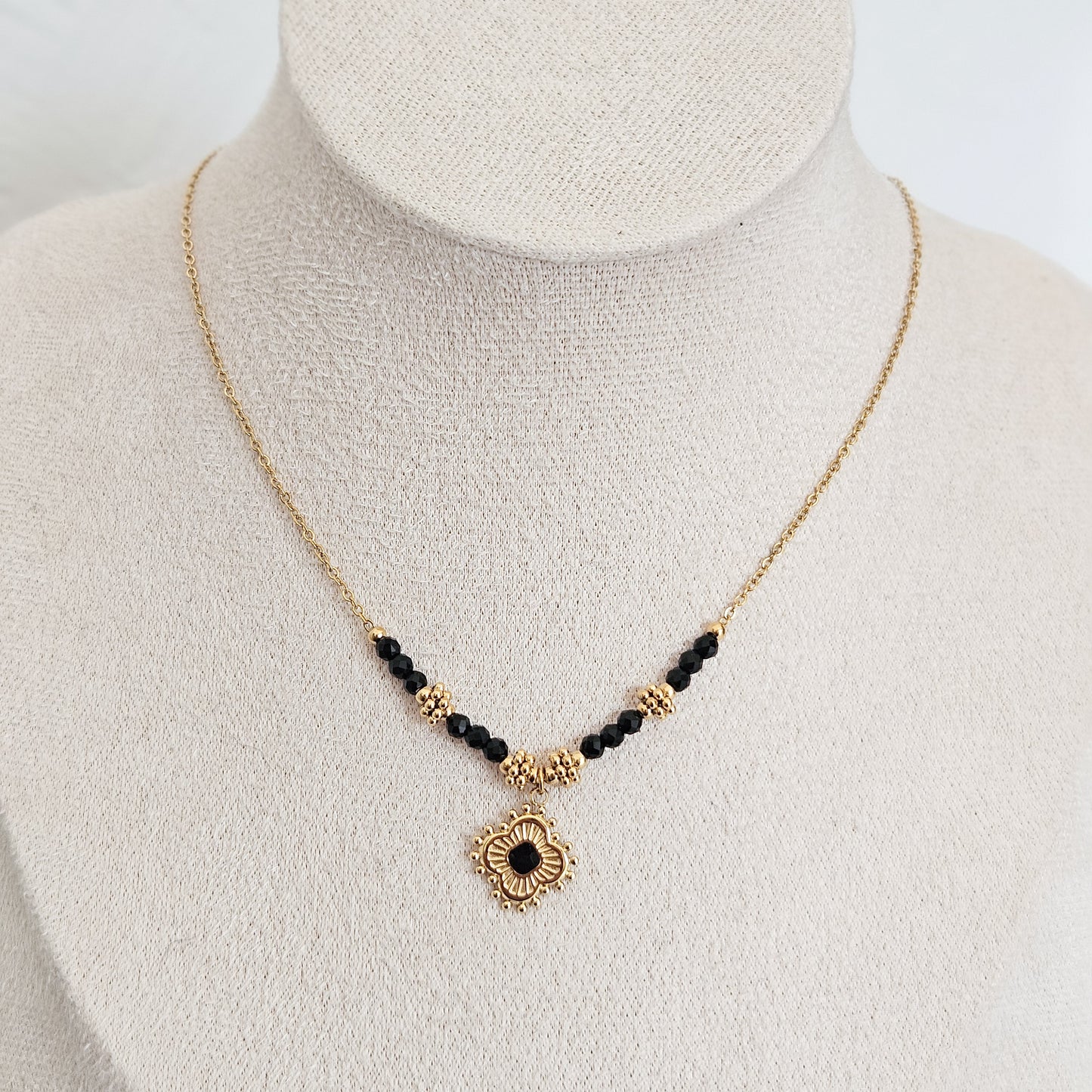 Collier Carla perles noires