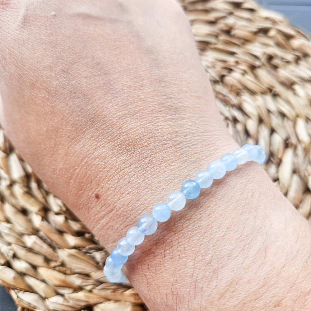Bracelet en pierre d'Aigue Marine 4 mm