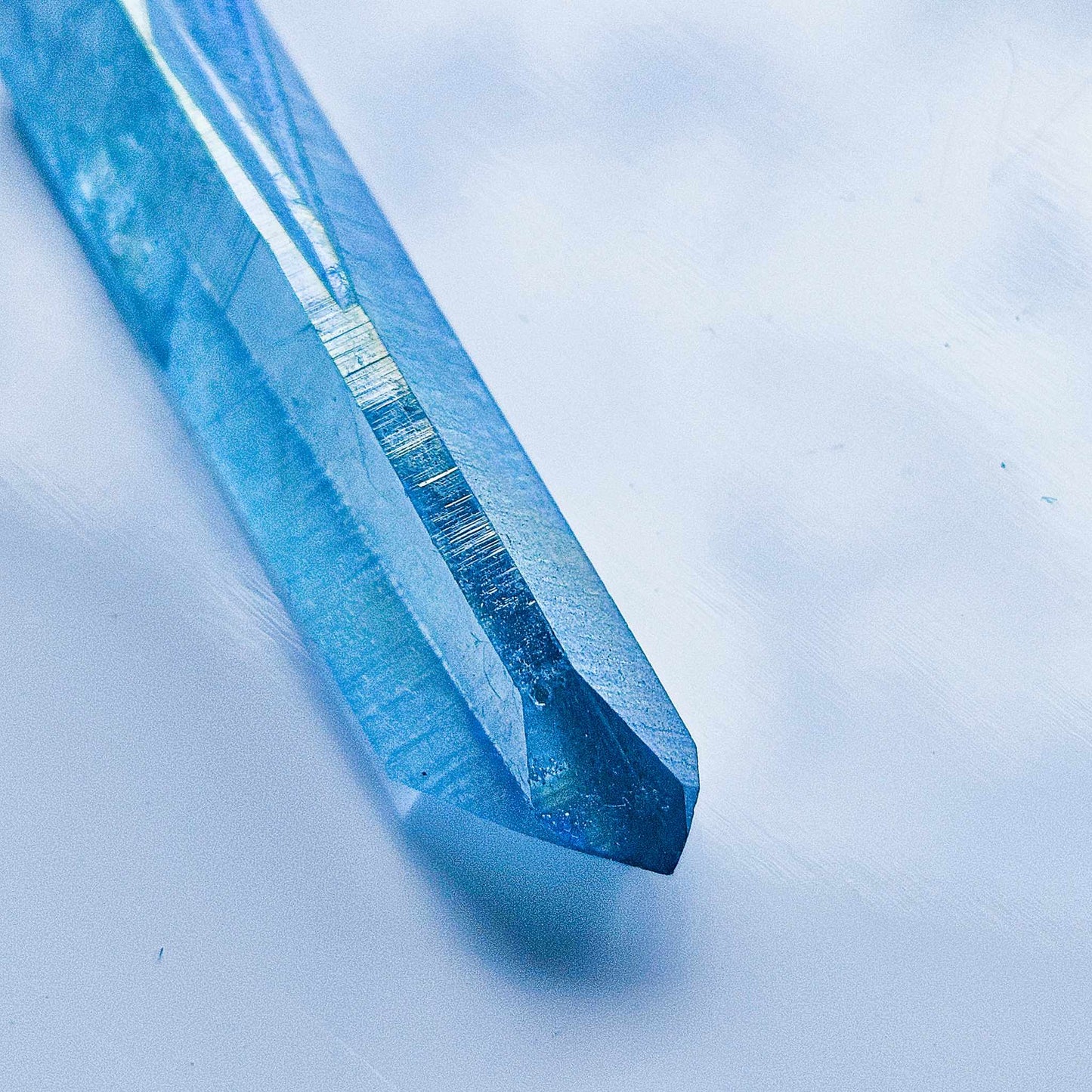 Pointe de quartz aqua aura