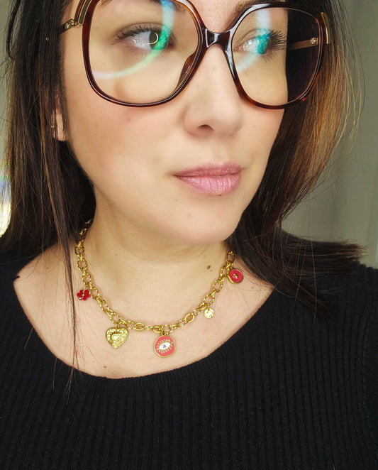 Collier breloques oeil de protection Yris framboise