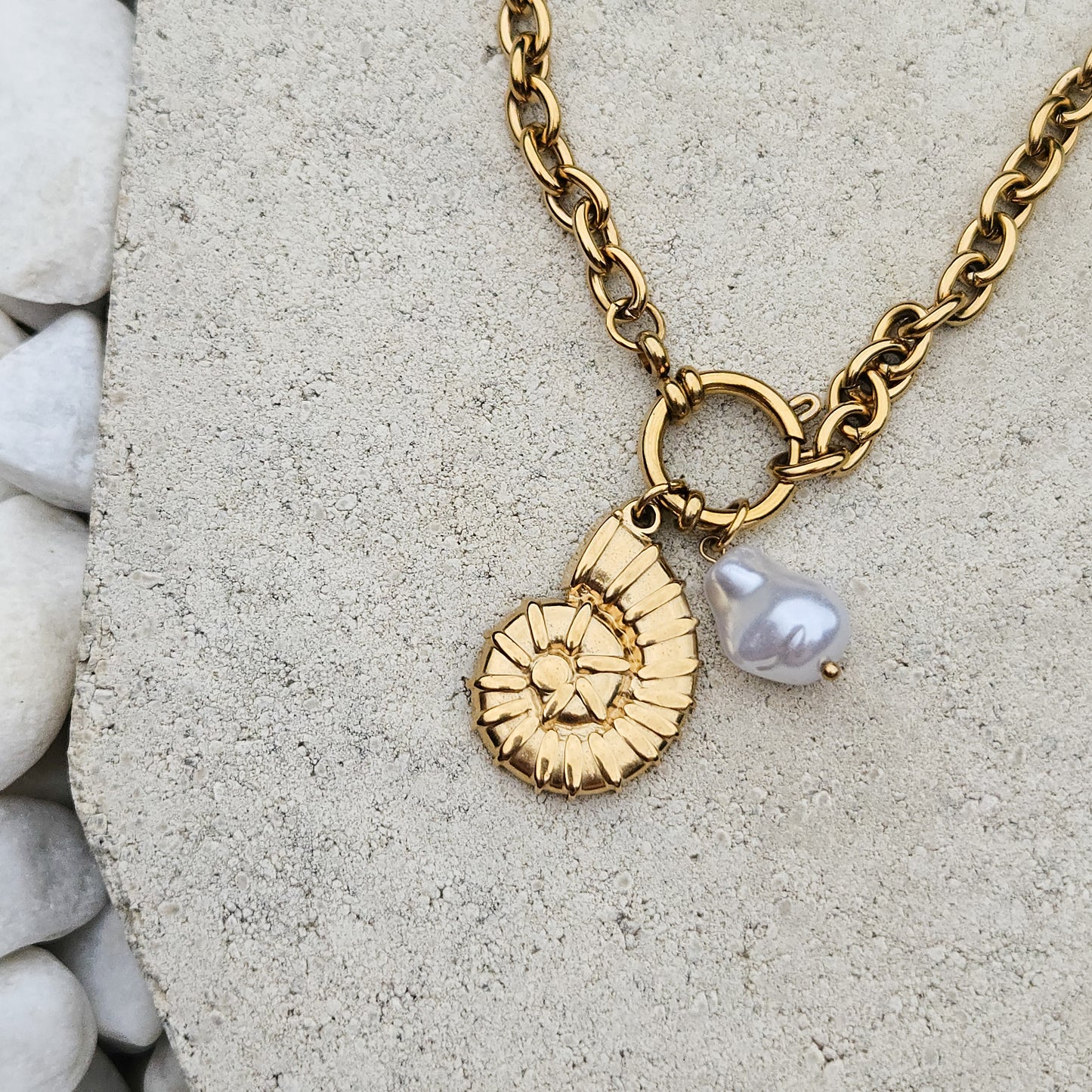 Collier Corralia