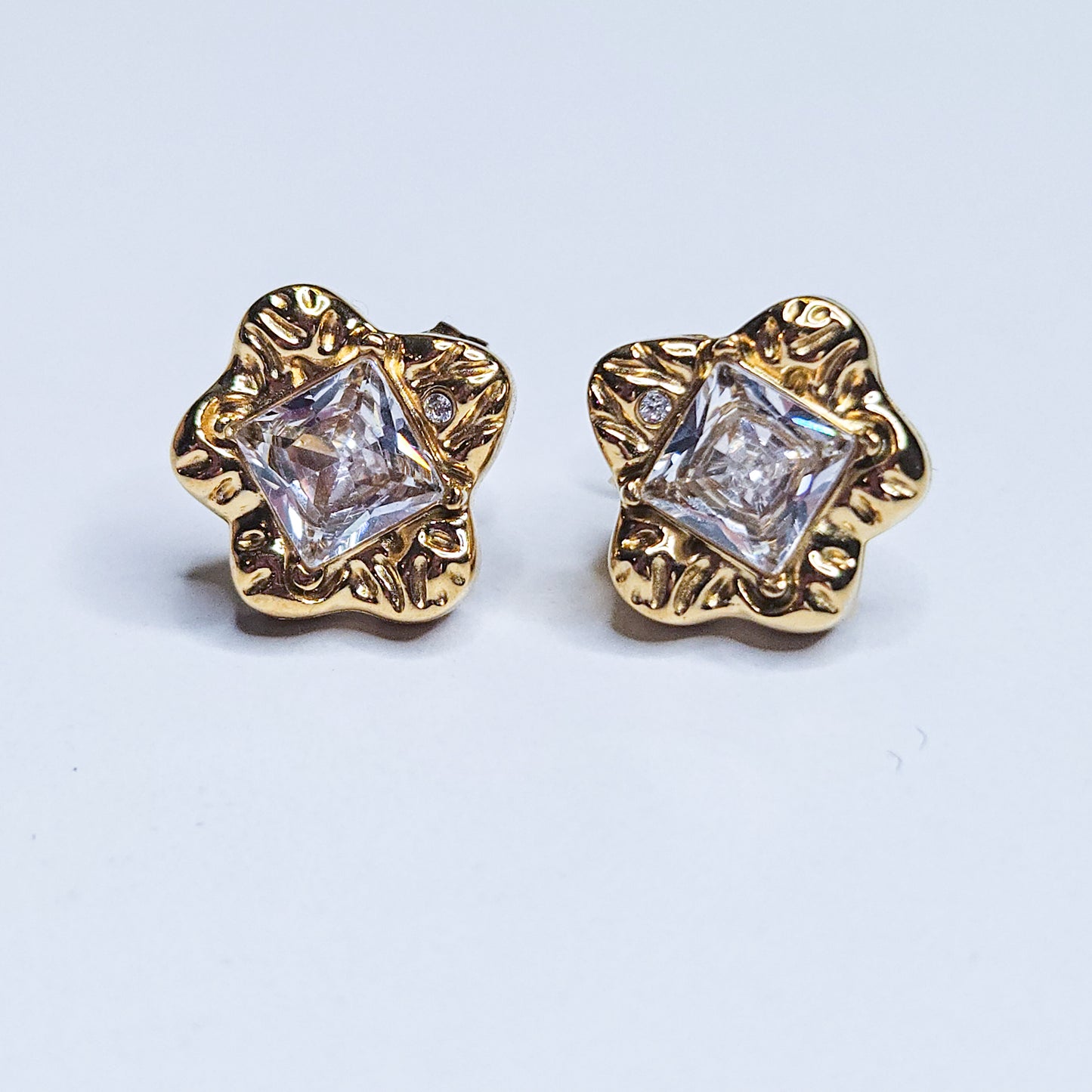 Boucles d'oreilles strass dorées Astria