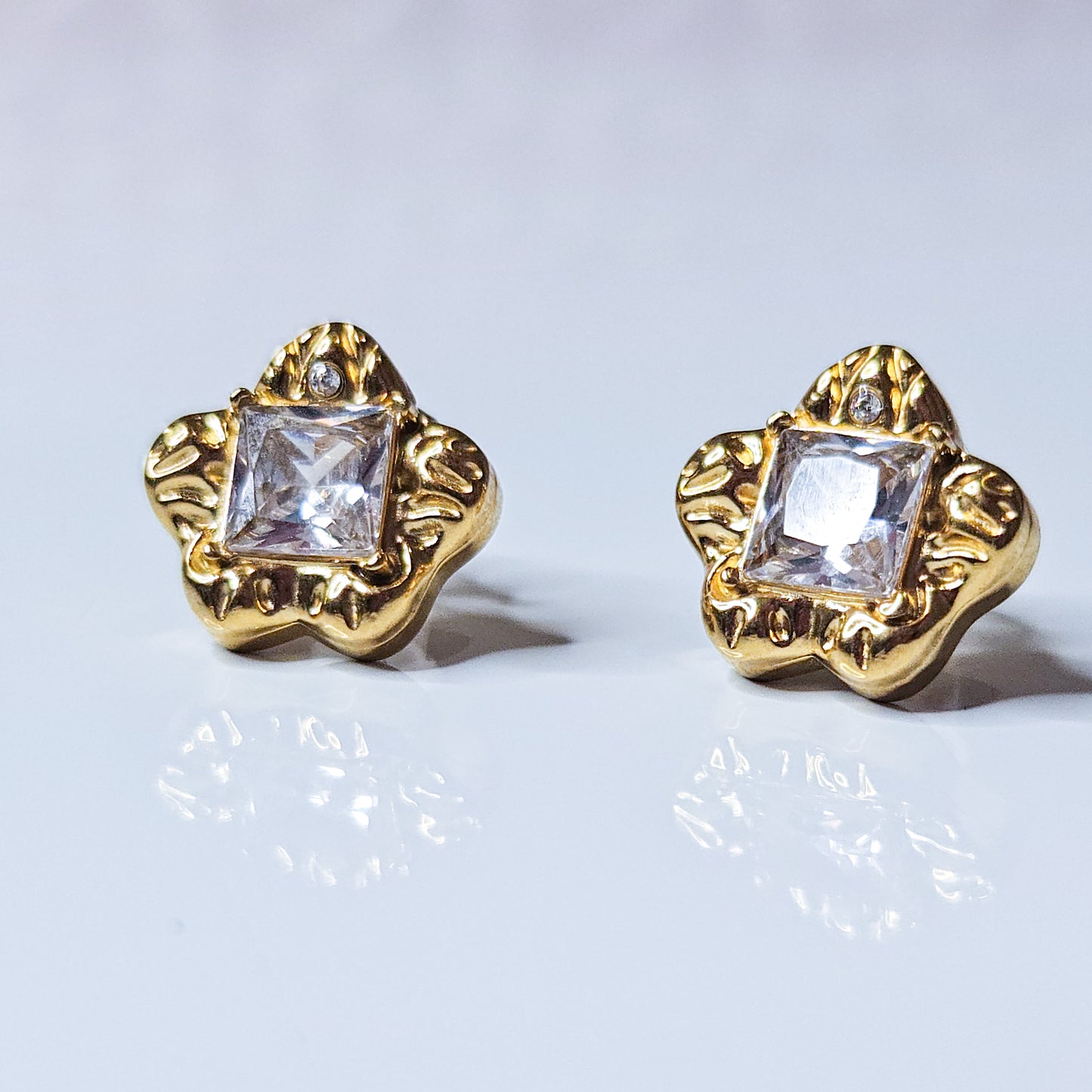 Boucles d'oreilles strass dorées Astria