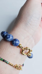 Bracelet Sodalite doré - calme, clarté mentale, équilibre