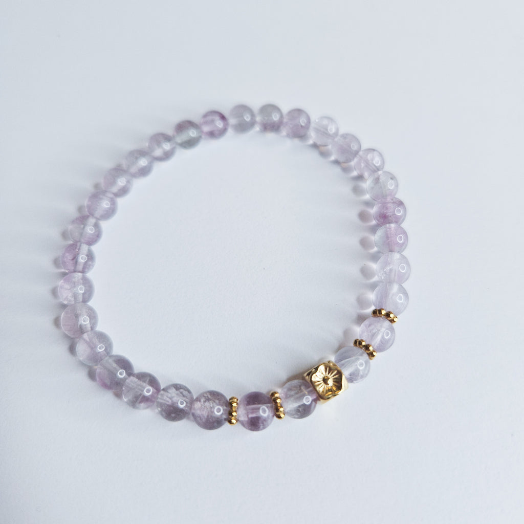 Bracelet doré Fluorite violette  - clarté mentale, concentration, apaisement