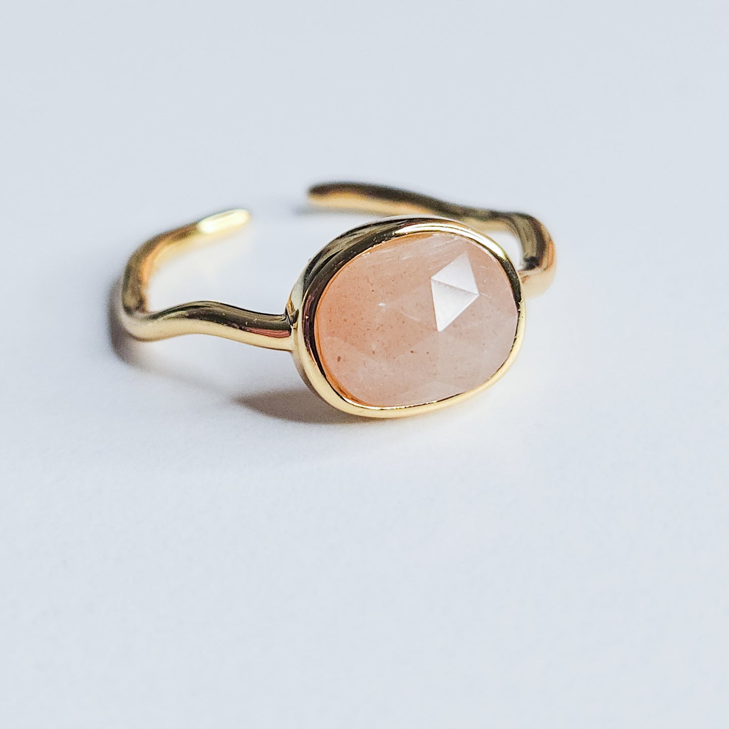 Bague ovale Pierre de soleil