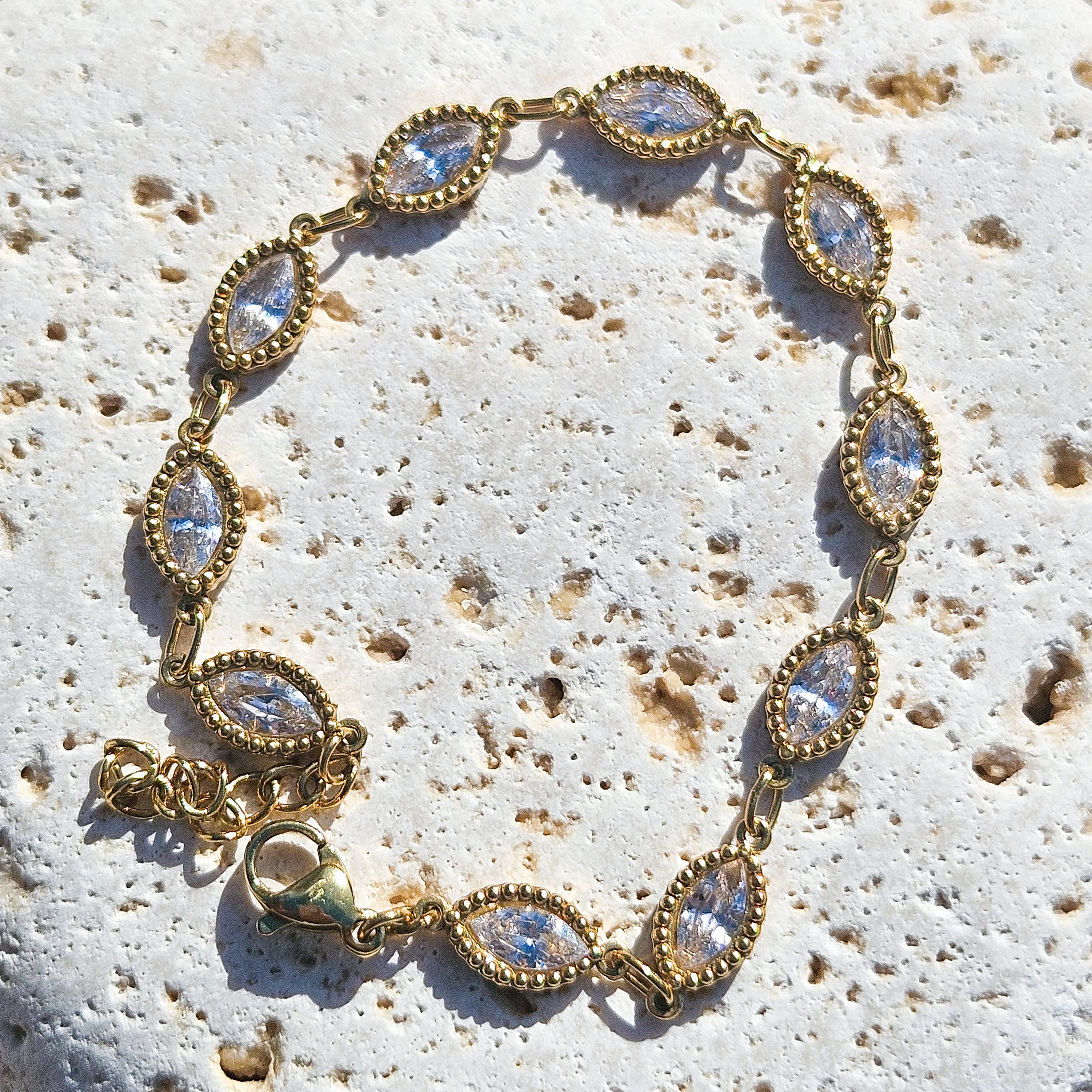 Bracelet cristaux blancs navette Paulette