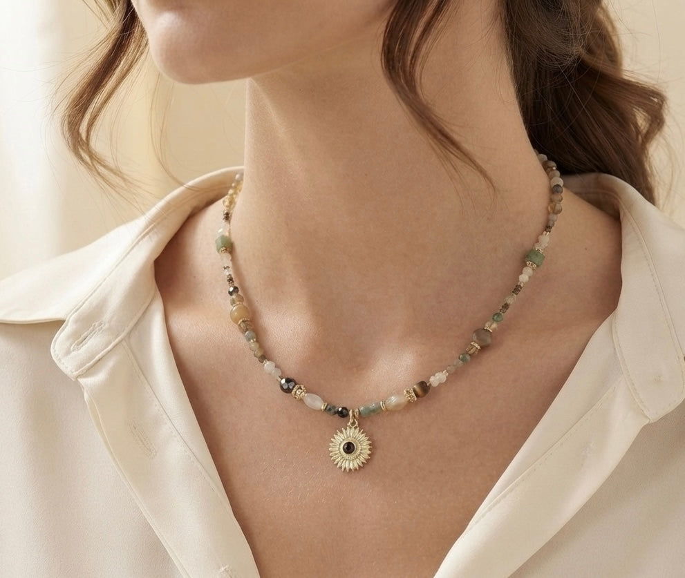 Collier Sélène en acier inoxydable avec perles de verres et naturelles
