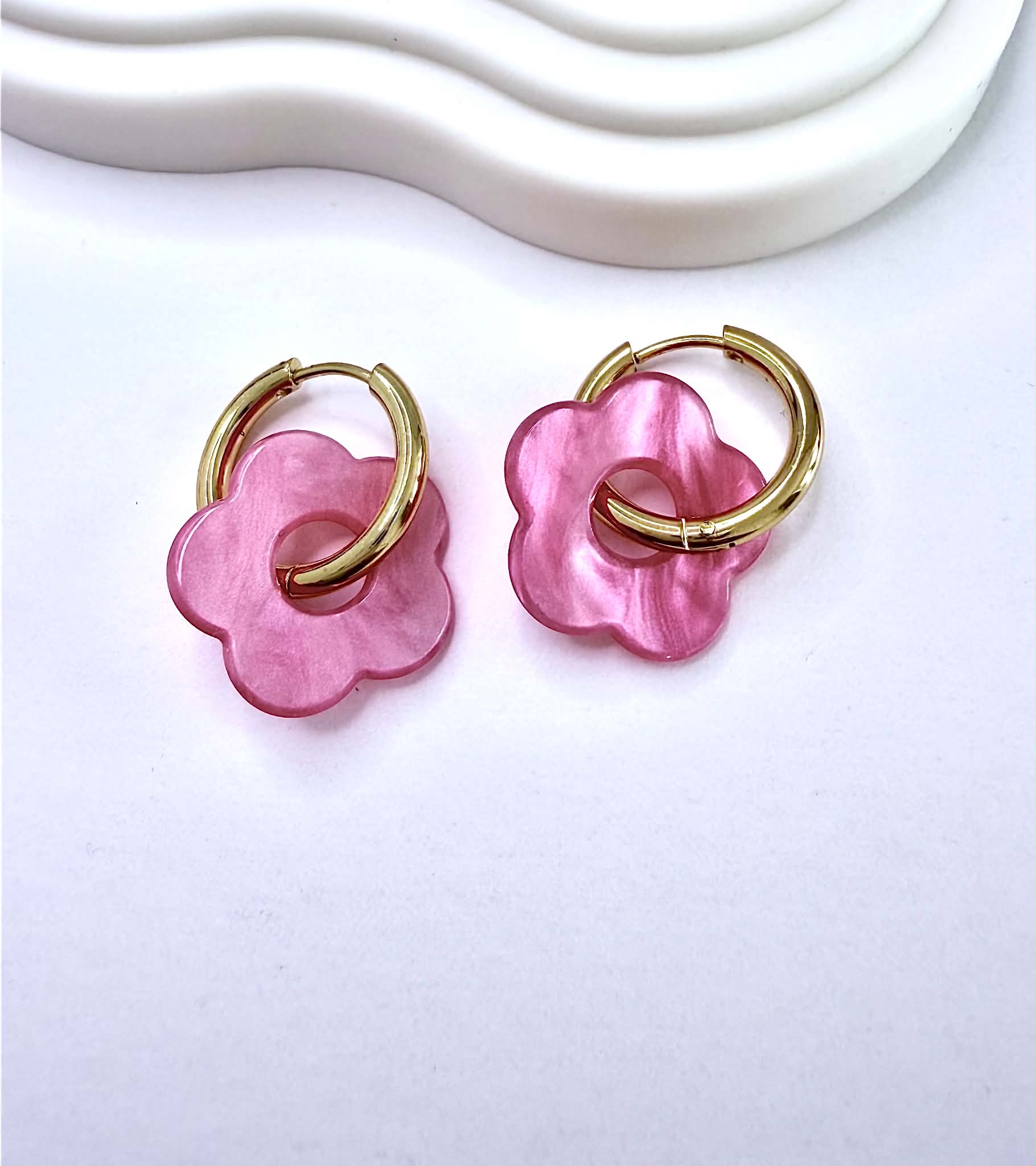 Boucles d'oreilles Marcelline roses nacrées et pampille fleur
