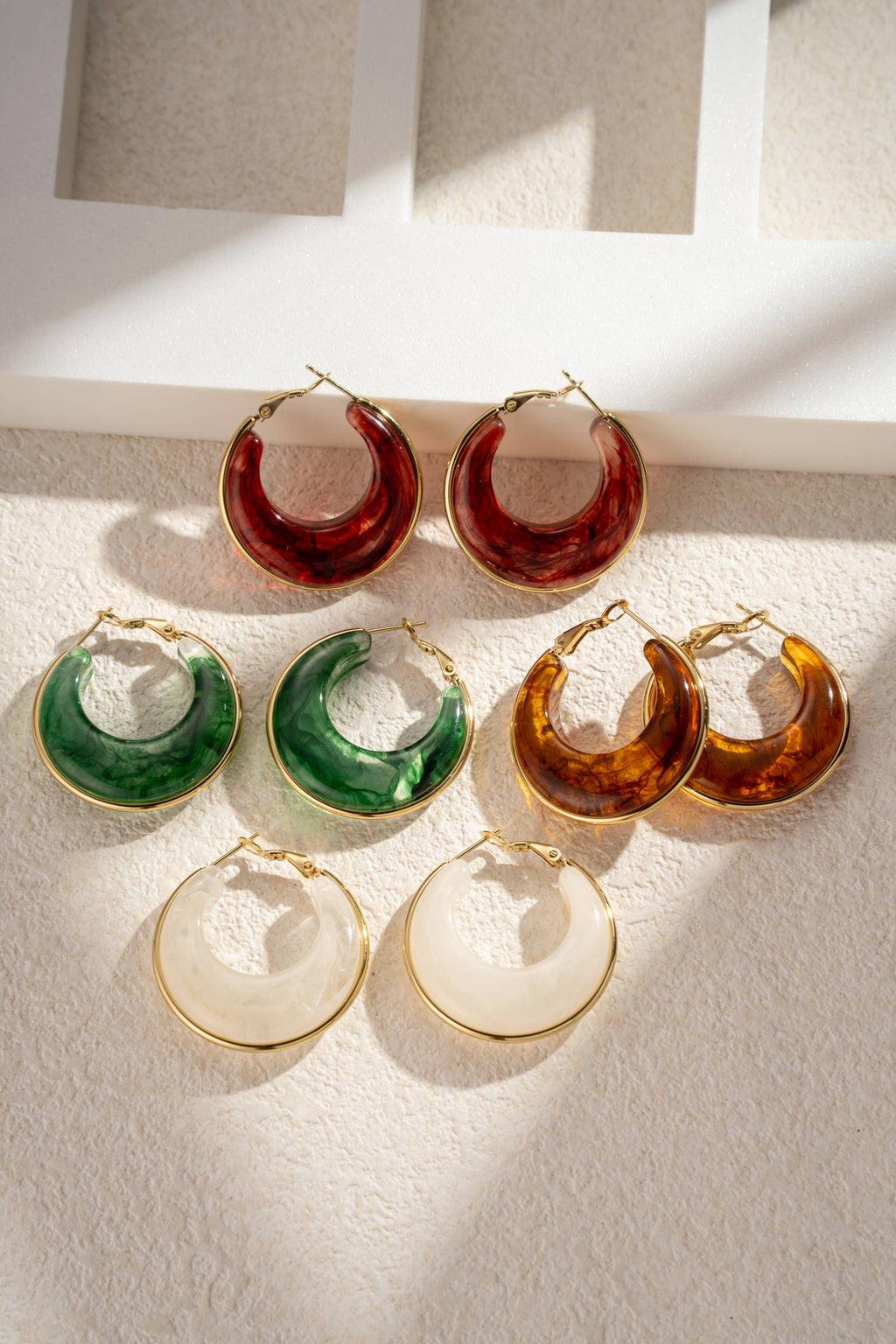 Marbled Resin Creoles Stainless Steel Natural Elegance: Red