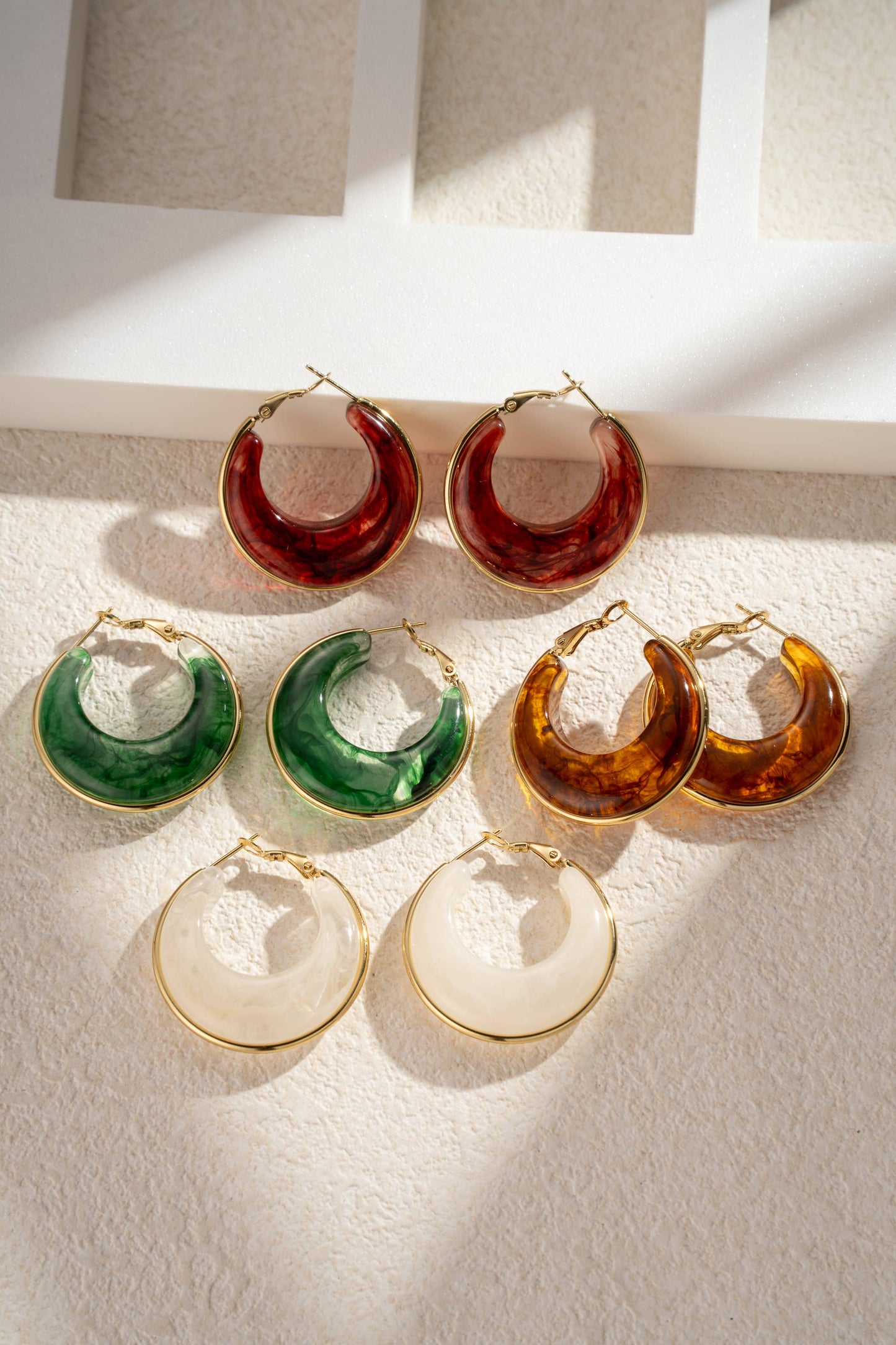 Marbled Resin Creoles Stainless Steel Natural Elegance: Red