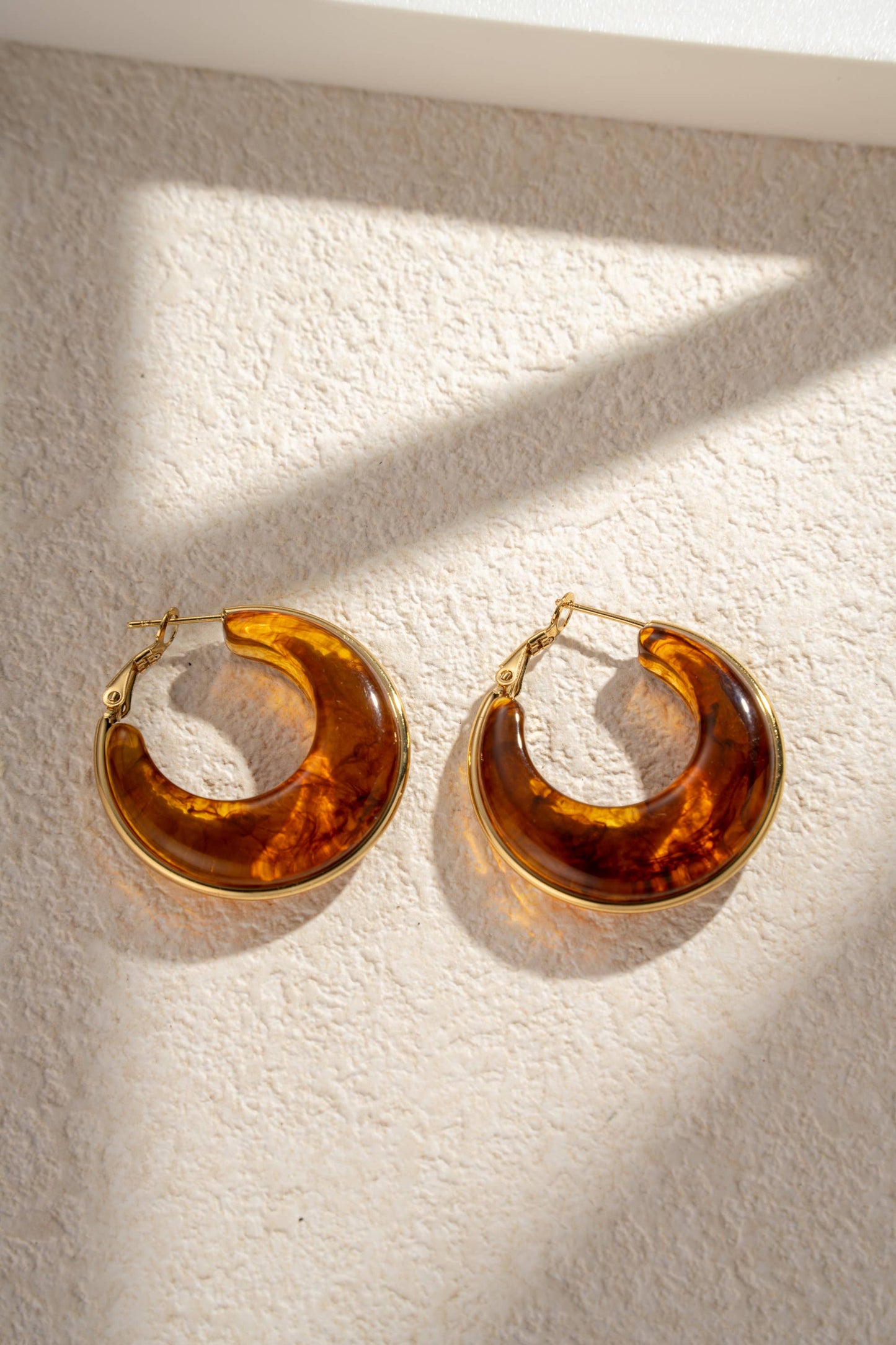 Marbled Resin Creoles Stainless Steel Natural Elegance: Red