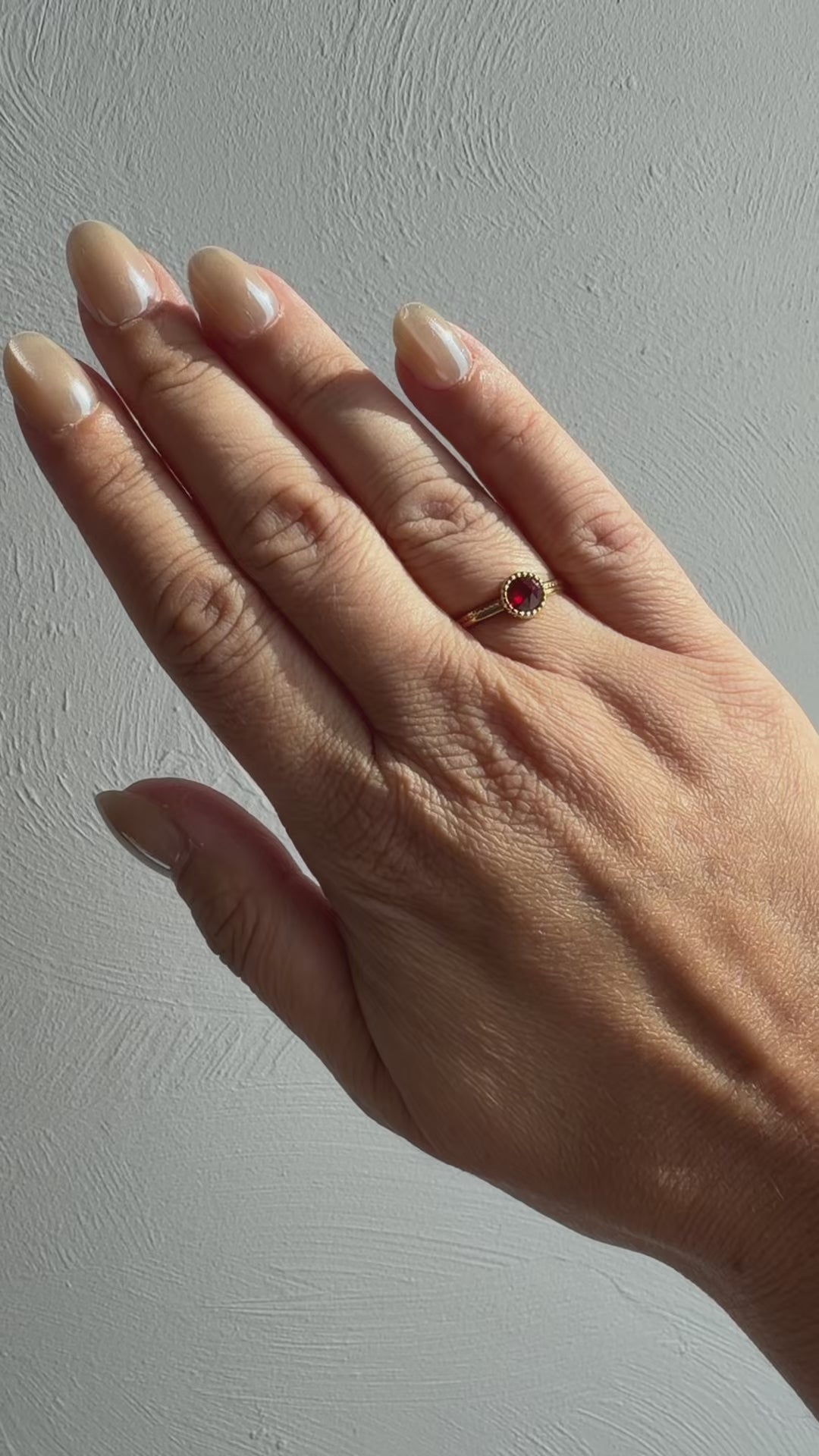 Bague dorée Armance rouge siam cristaux Swarovski®